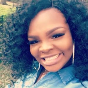 Meet your Posher, Sharell